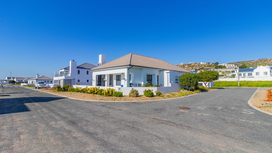 3 Bedroom Property for Sale in Sandy Point Beach Estate Western Cape